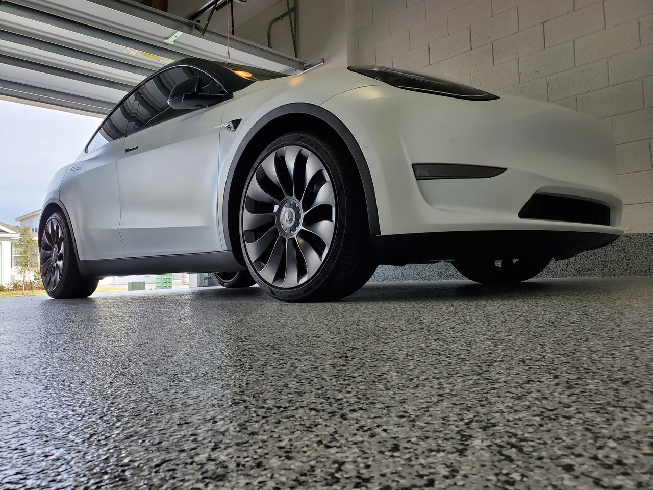 Full Flake Epoxy Flooring System with Moisture Vapor Barrier